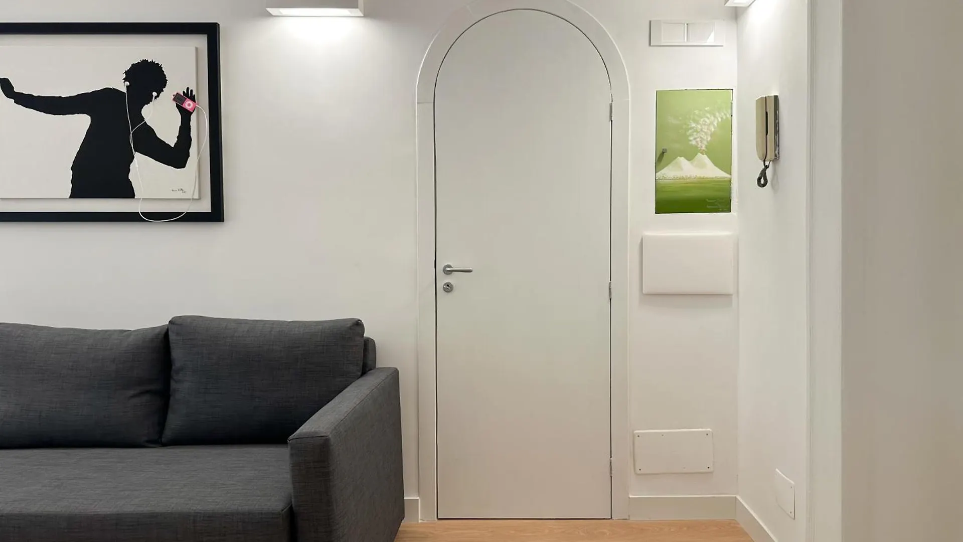 Tom Apartments Naples Italy