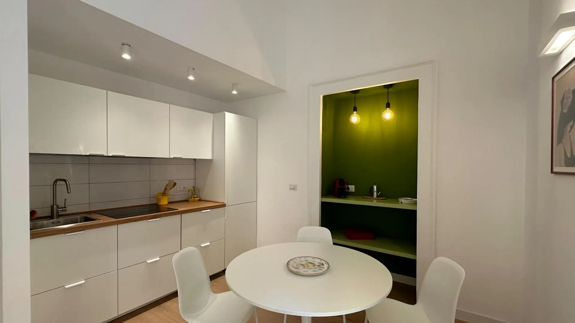 Tom Apartments 나폴리